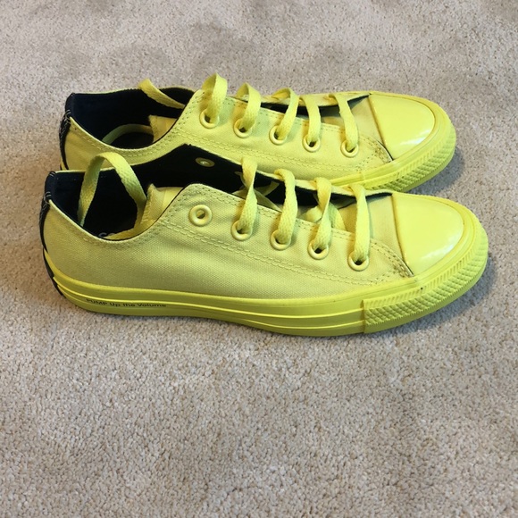 Converse x OPI Chuck Taylor All Star - size 6 - Picture 2 of 8